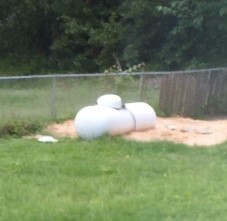 propane tank in ground with no blocks for protection