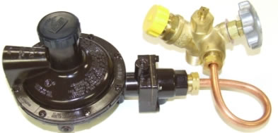 Propane regulator and pigtail connected to a service valve